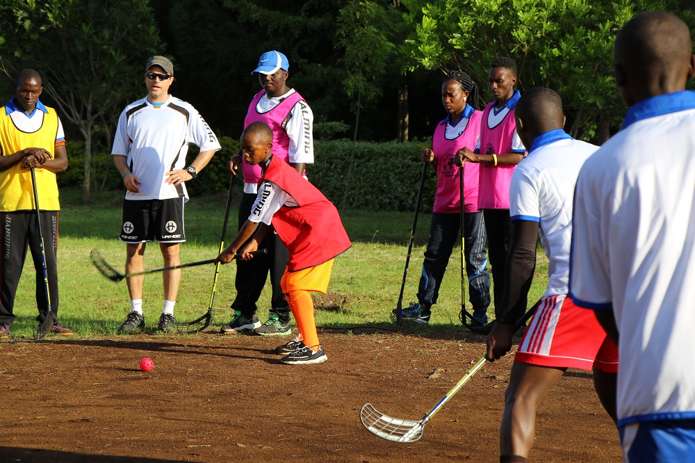 Unihockey auf Kenianisch - offizieller Trainingsstart